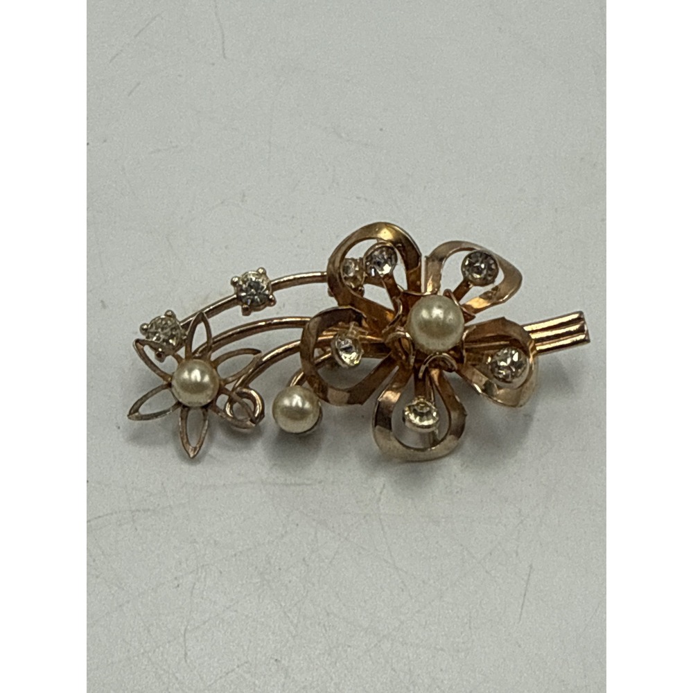 Vintage Gold Tone Floral Brooch Faux Pearl Rhinestone Flower Pin Spray Design‎